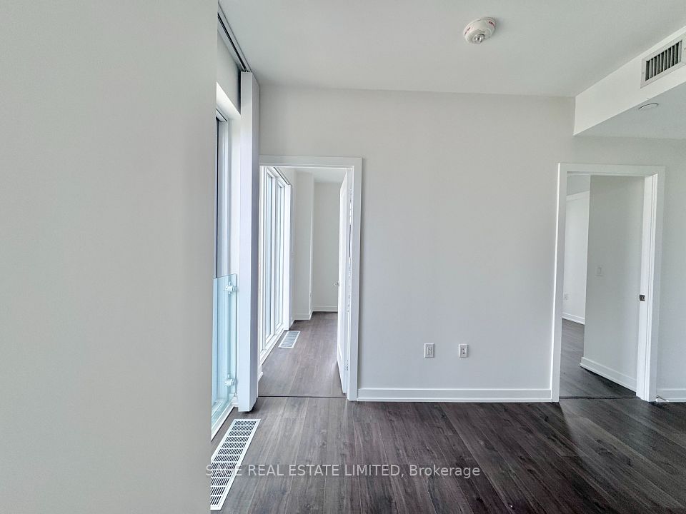 50 McCaul Street 1105, Toronto, ON M5T 0B6 14