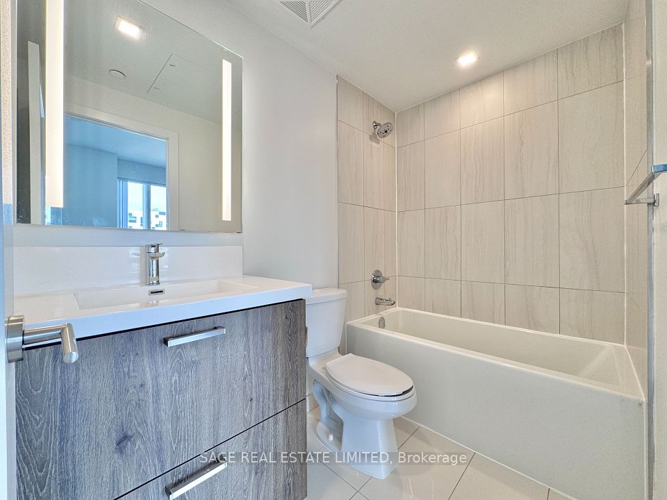 50 McCaul Street 1105, Toronto, ON M5T 0B6 12