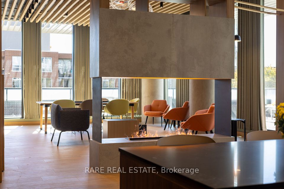 235 Ballioll Street 406, Toronto, ON M4S 1C7 5