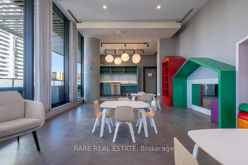 235 Ballioll Street 902, Toronto, ON M4S 1C7 19