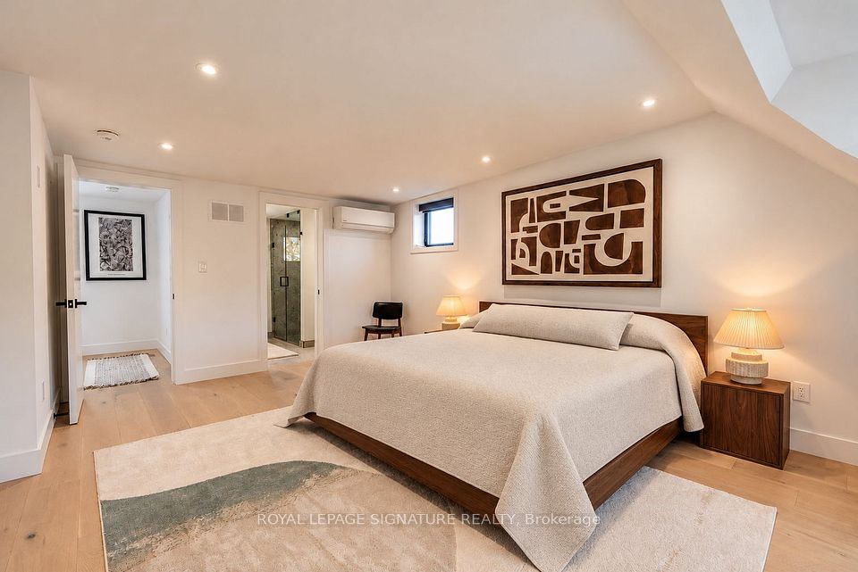 182 Beatrice Street, Toronto, ON M6G 3G1 24