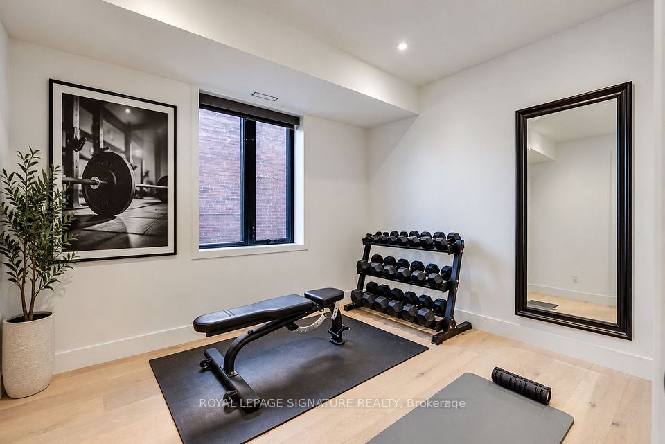 182 Beatrice Street, Toronto, ON M6G 3G1 16