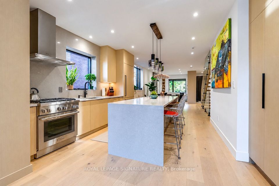 182 Beatrice Street, Toronto, ON M6G 3G1 7