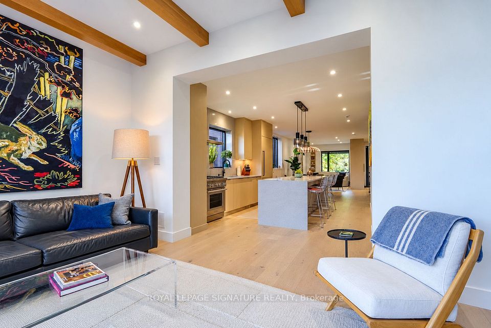 182 Beatrice Street, Toronto, ON M6G 3G1 9