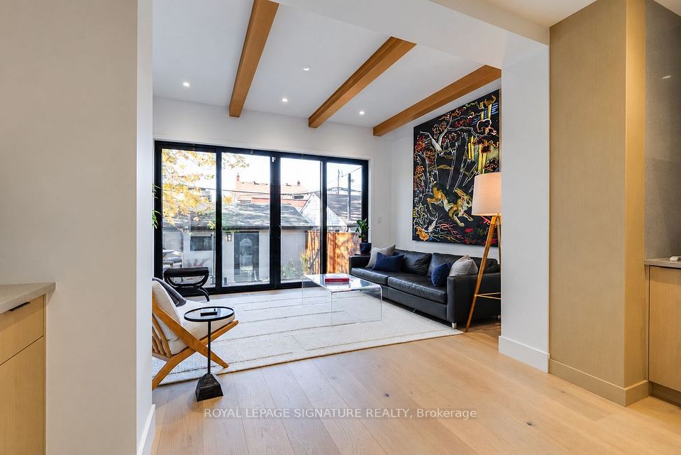182 Beatrice Street, Toronto, ON M6G 3G1 10