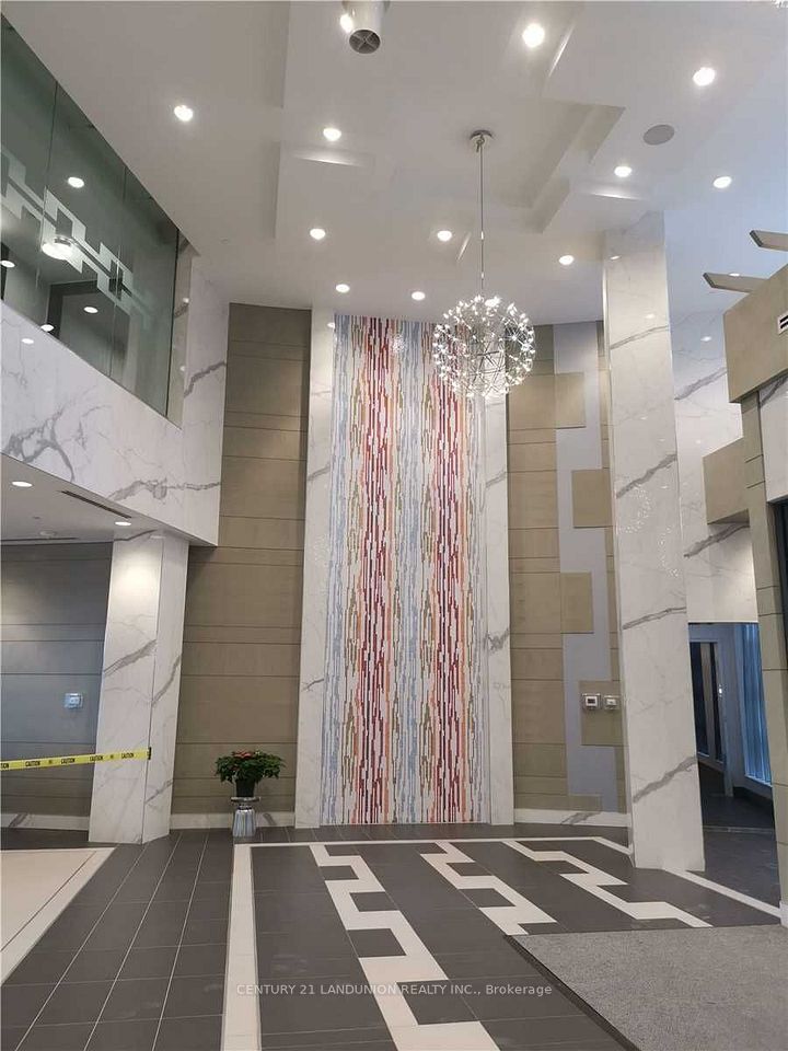 50 Ann O'reilly Road 1505, Toronto, ON M2J 0C9 5