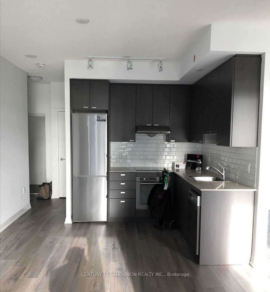 50 Ann O'reilly Road 1505, Toronto, ON M2J 0C9 8