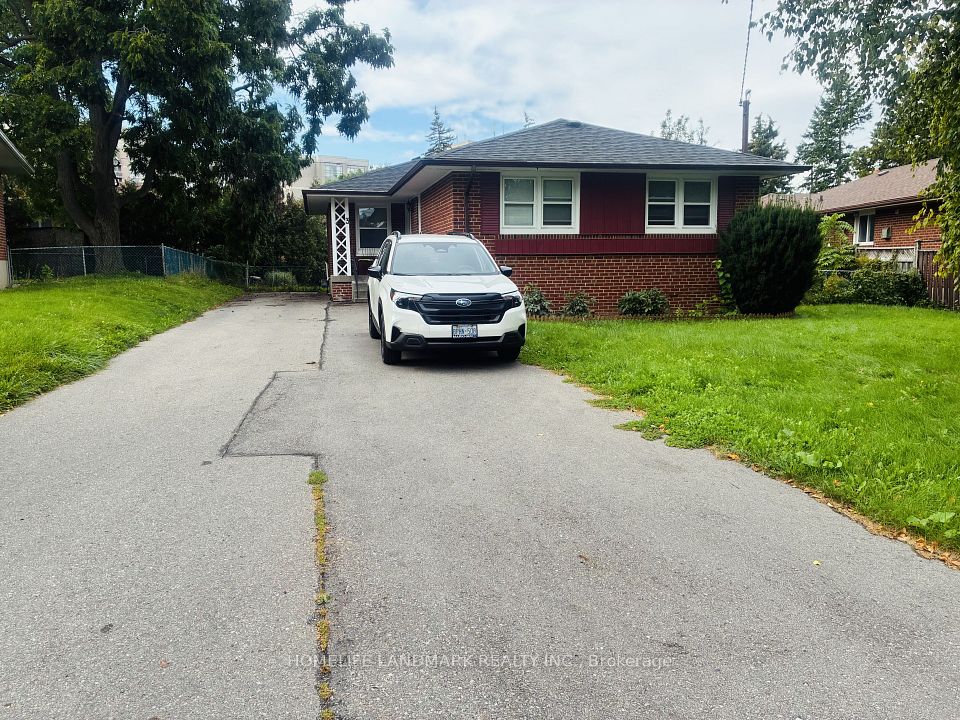 Detached at 3 Tinder Crescent BSMT APT, Toronto, ON M4A 1L2