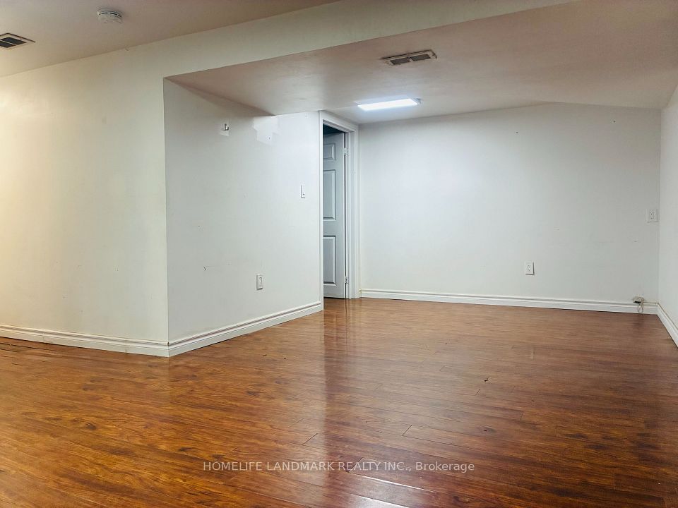 3 Tinder Crescent BSMT APT, Toronto, ON M4A 1L2 7