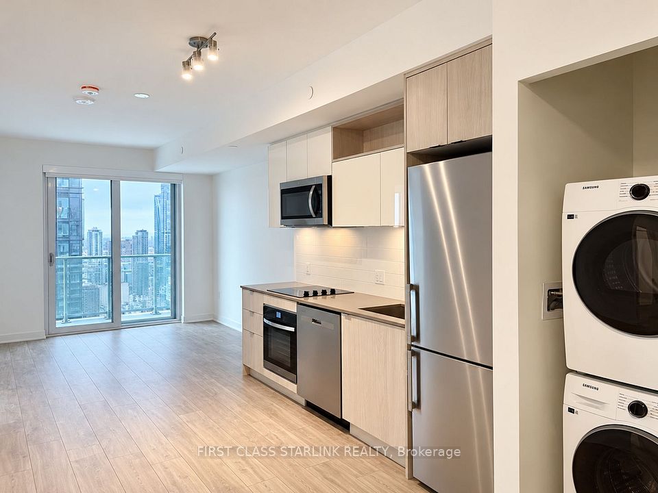 100 Dalhousie Street 3509, Toronto, ON M5B 0C7 4