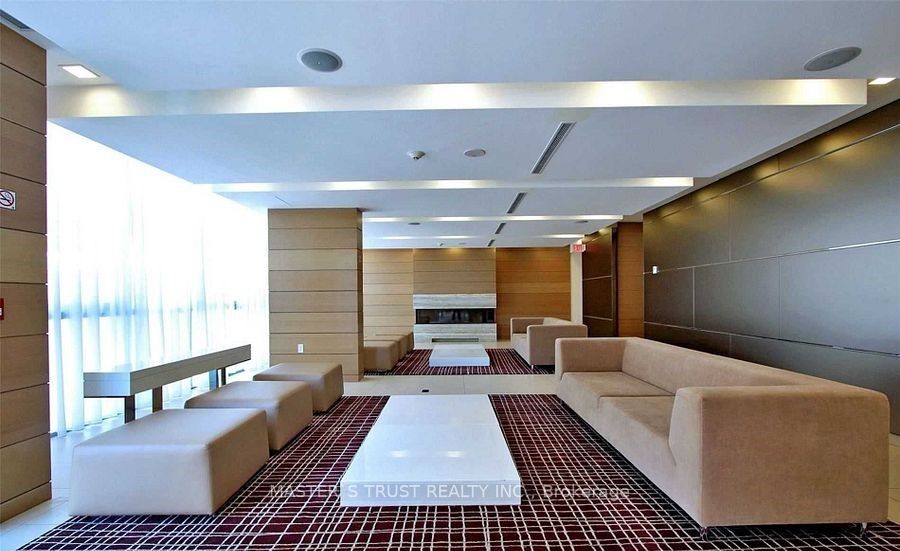 39 Queens Quay E 731, Toronto, ON M5E 0A5 8