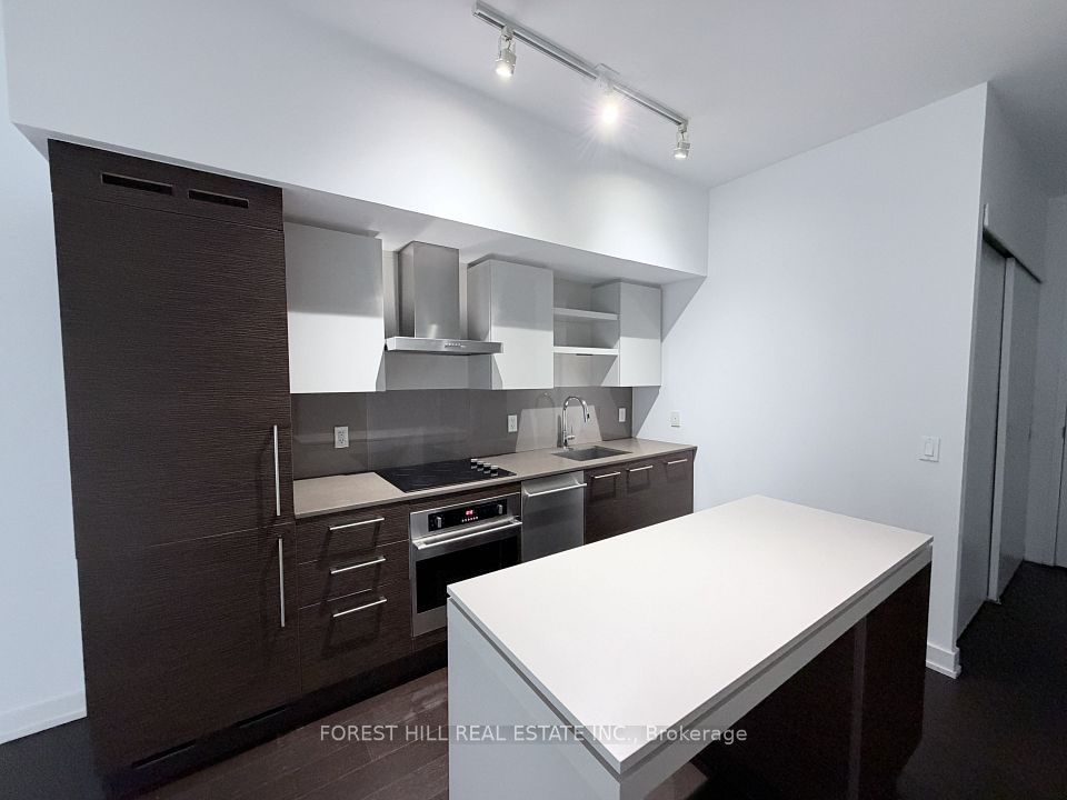 1030 King Street W 440, Toronto, ON M6K 0B4 5