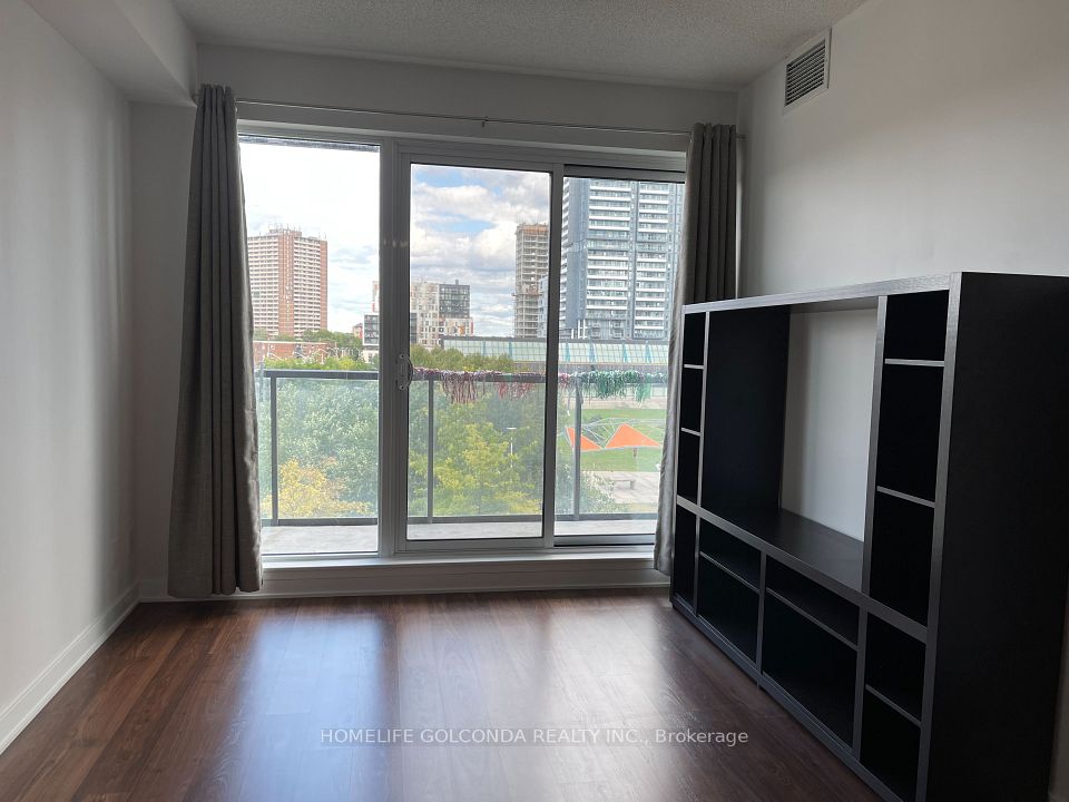260 Sackville Street 406, Toronto, ON M5A 0B3 5