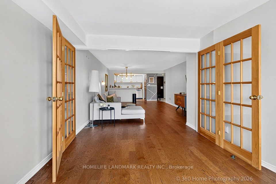 25 The Esplanade Avenue 2615, Toronto, ON M5E 1W5 19