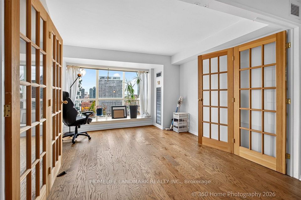 25 The Esplanade Avenue 2615, Toronto, ON M5E 1W5 15