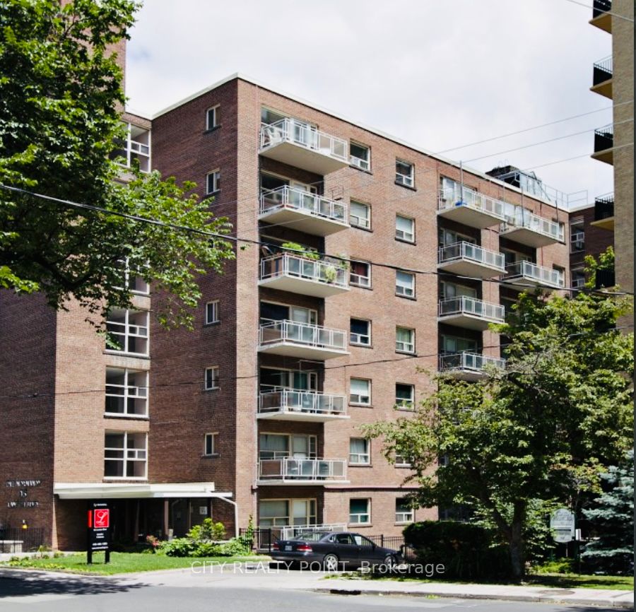 95 Lawton Boulevard 407, Toronto, ON M4V 1Z8 14