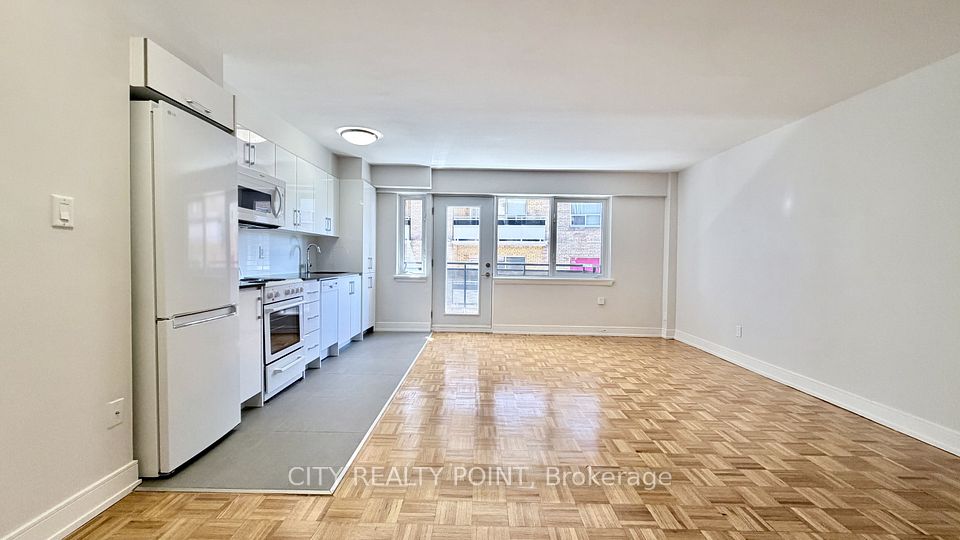 95 Lawton Boulevard 407, Toronto, ON M4V 1Z8 3
