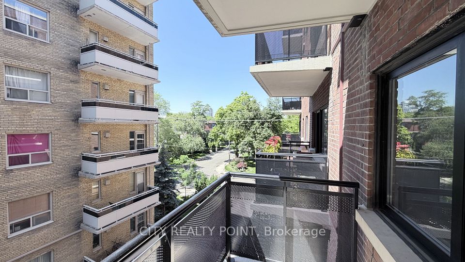 95 Lawton Boulevard 407, Toronto, ON M4V 1Z8 11