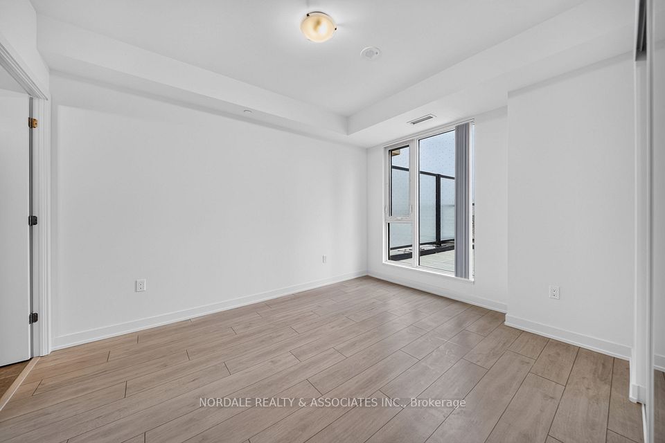 5858 Yonge Street 821, Toronto, ON M2N 0C6 19