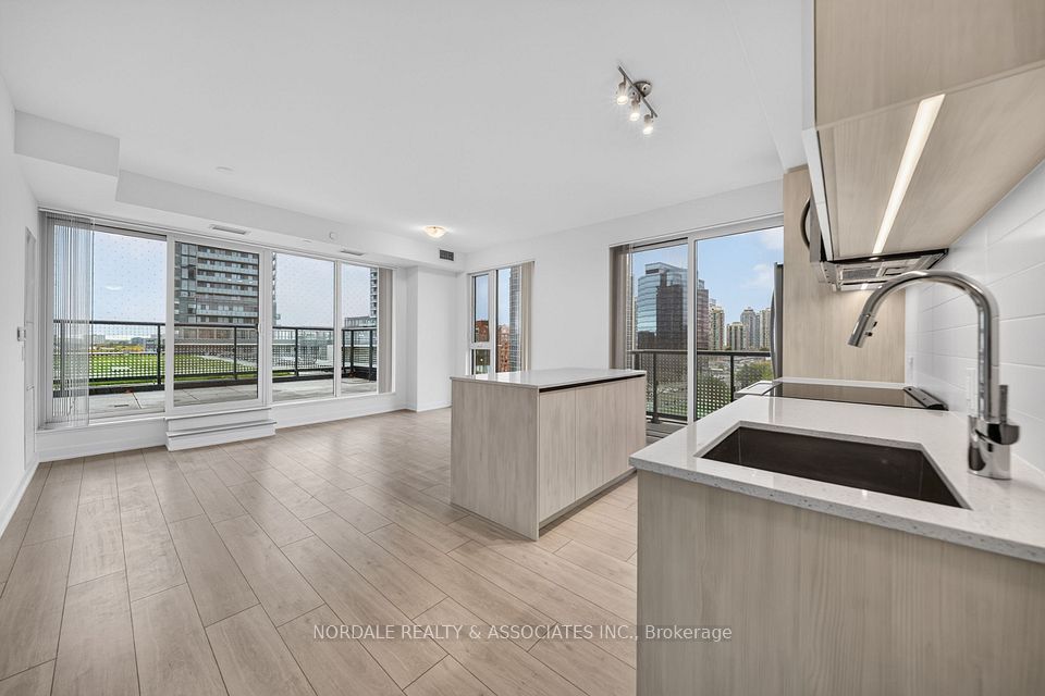 5858 Yonge Street 821, Toronto, ON M2N 0C6 7