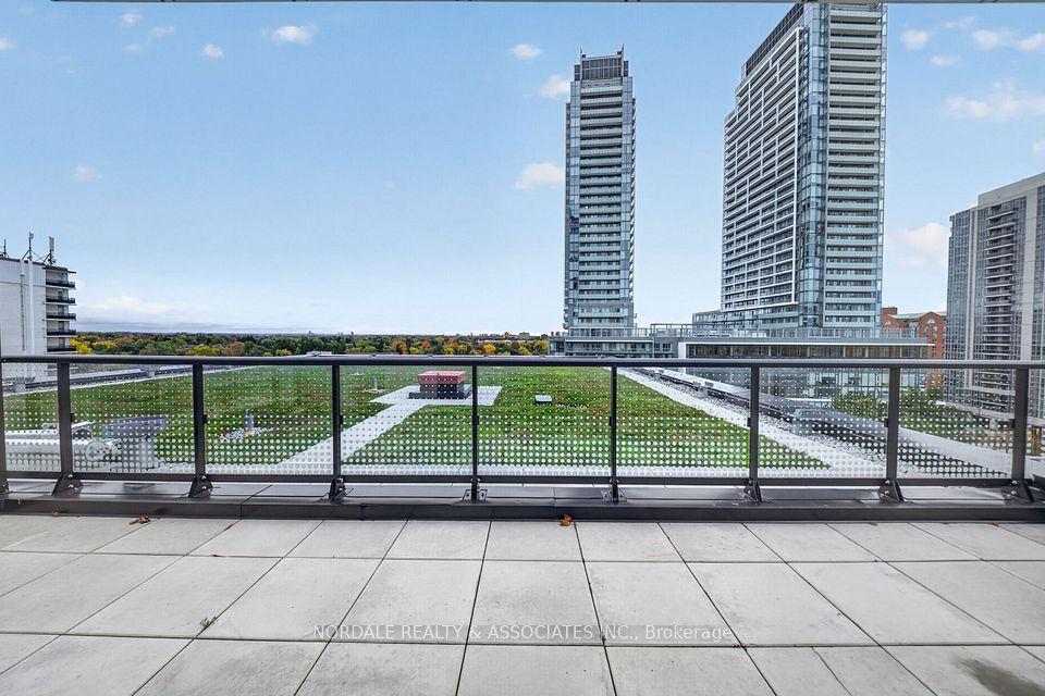 5858 Yonge Street 821, Toronto, ON M2N 0C6 23