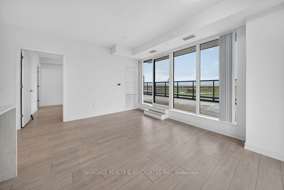 5858 Yonge Street 821, Toronto, ON M2N 0C6 18