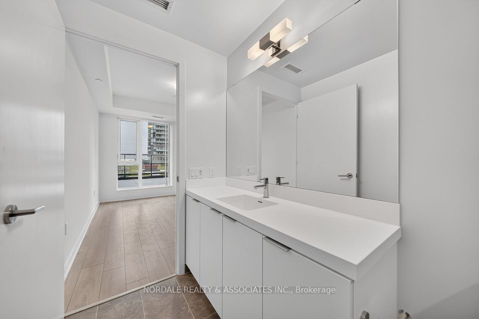5858 Yonge Street 821, Toronto, ON M2N 0C6 22