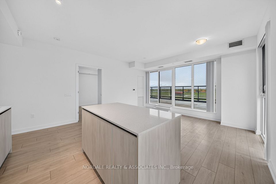 5858 Yonge Street 821, Toronto, ON M2N 0C6 15