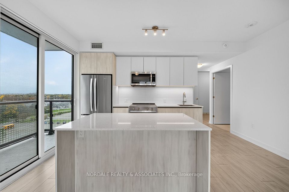 5858 Yonge Street 821, Toronto, ON M2N 0C6 13