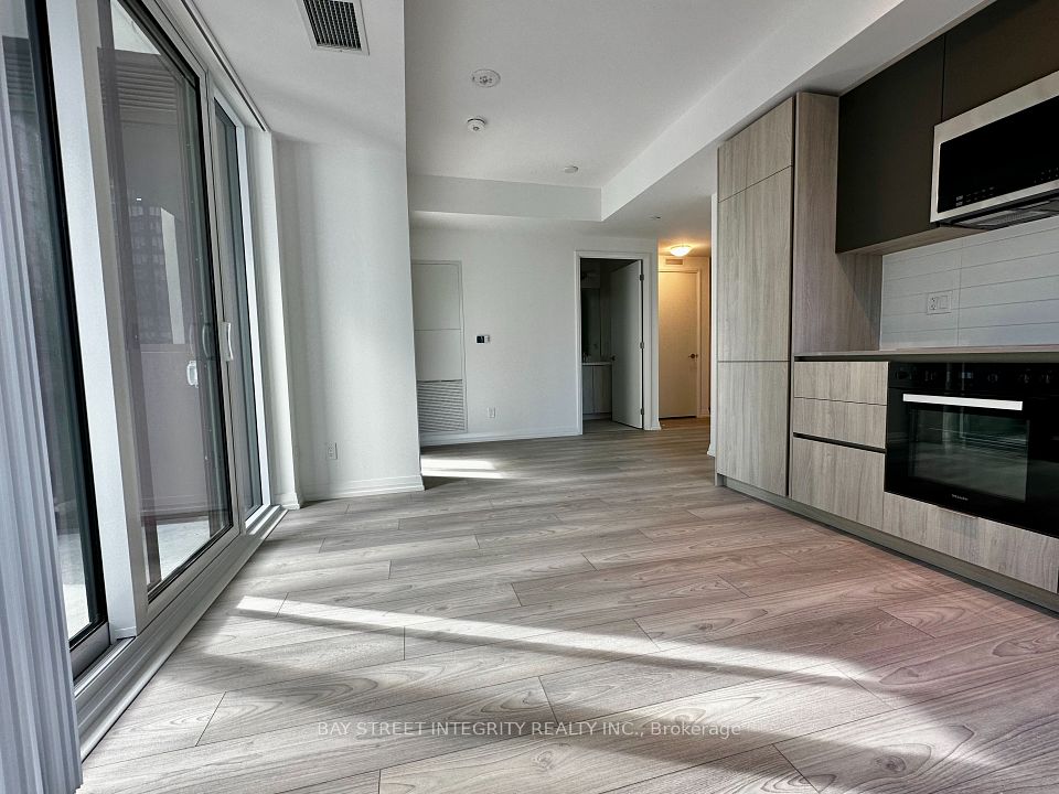 400 King Street W 3108, Toronto, ON M5V 0X8 12