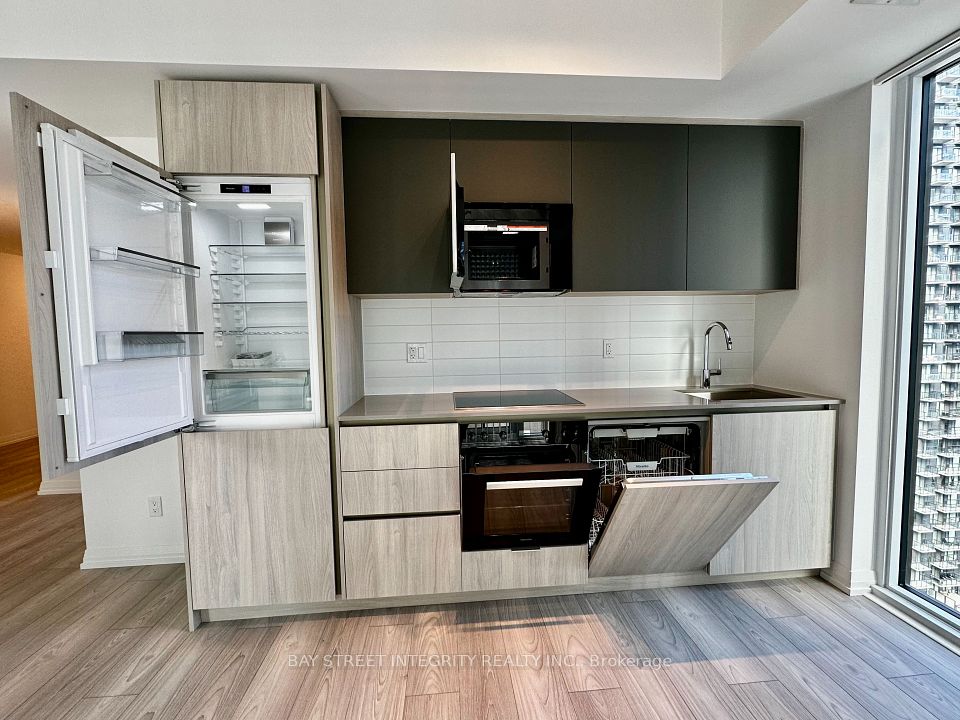 400 King Street W 3108, Toronto, ON M5V 0X8 11
