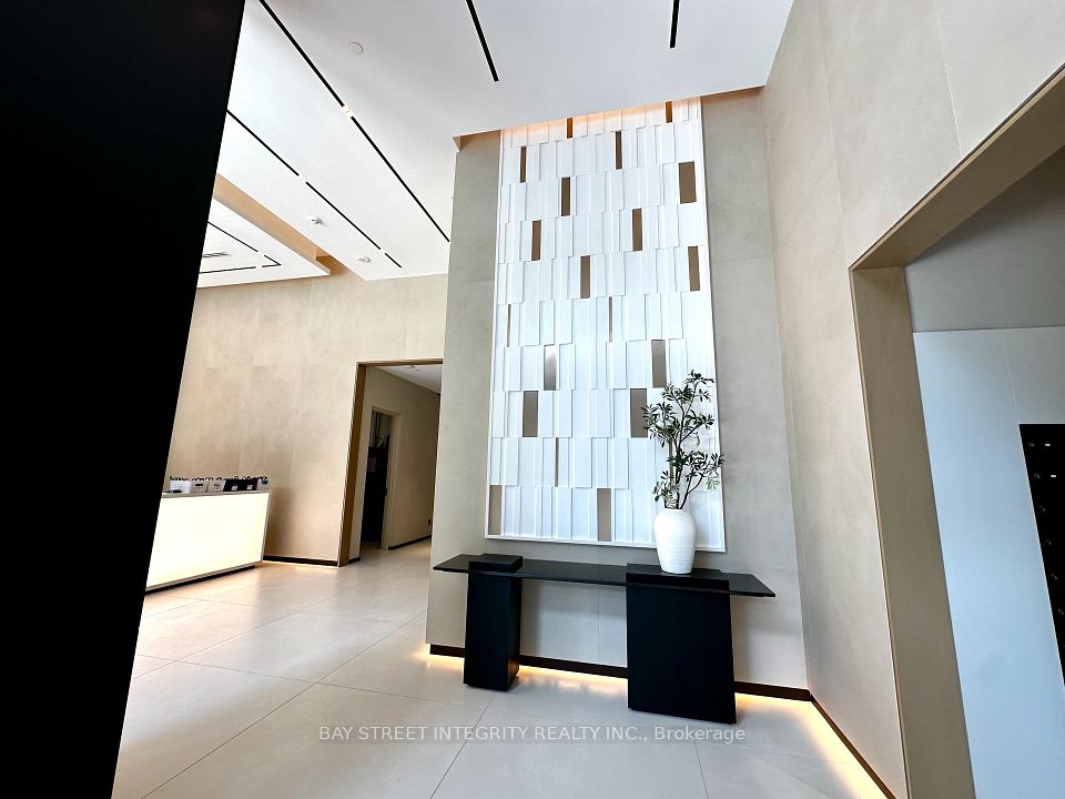 400 King Street W 3108, Toronto, ON M5V 0X8 4