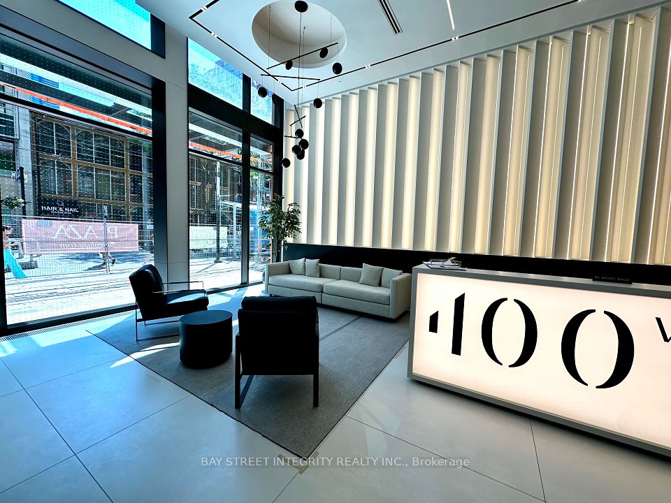 400 King Street W 3108, Toronto, ON M5V 0X8 2