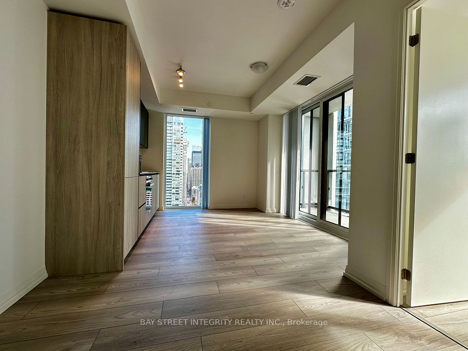 400 King Street W 3108, Toronto, ON M5V 0X8 7