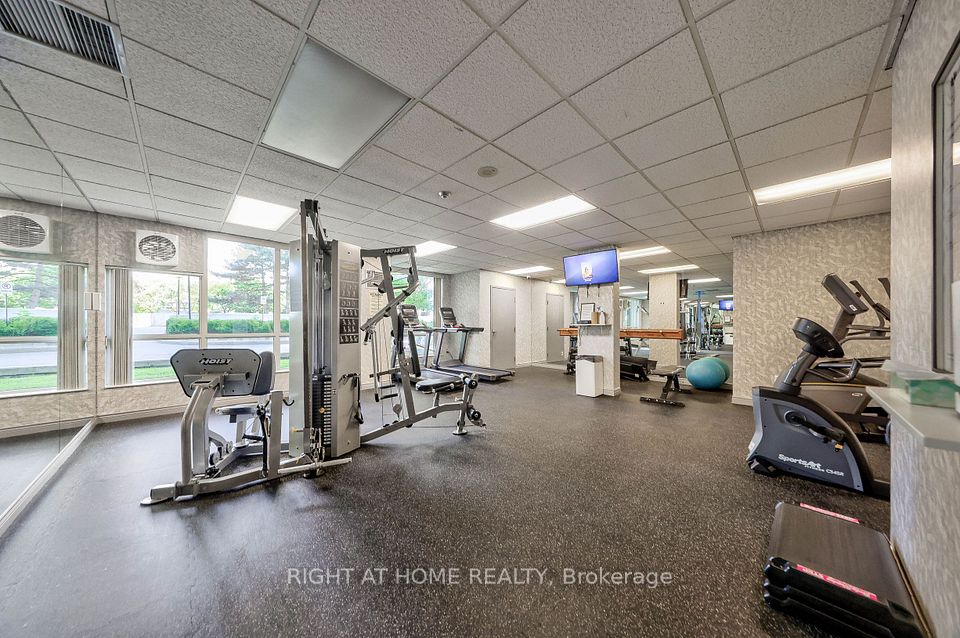 28 Pemberton Avenue 706, Toronto, ON M2M 4L1 7
