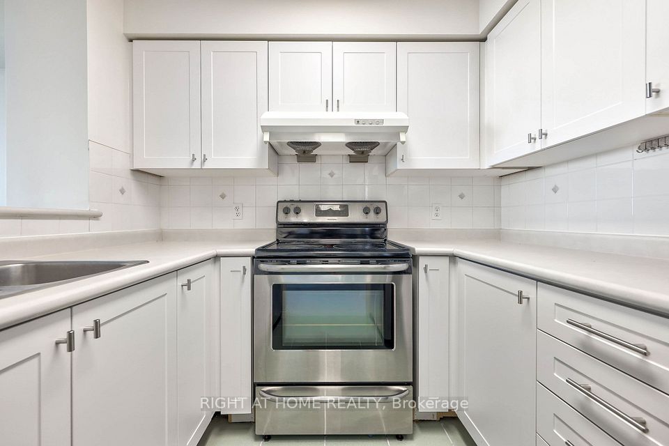 28 Pemberton Avenue 706, Toronto, ON M2M 4L1 10