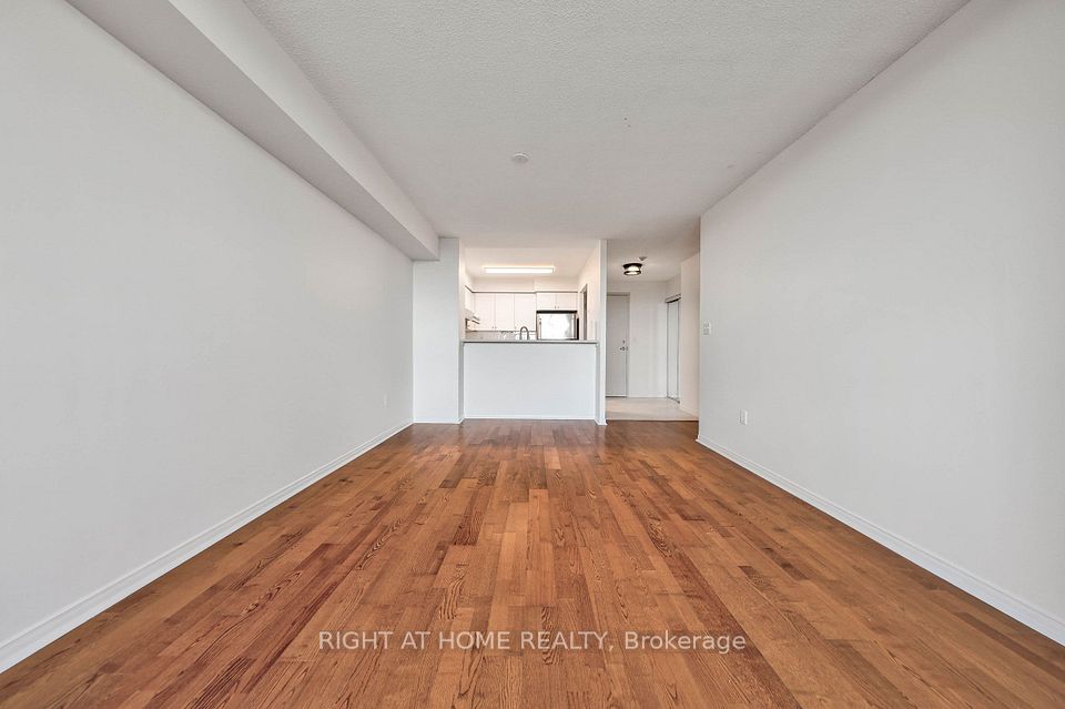 28 Pemberton Avenue 706, Toronto, ON M2M 4L1 21