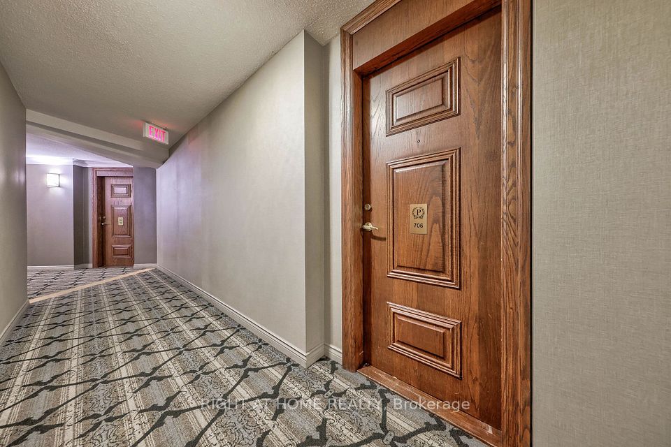 28 Pemberton Avenue 706, Toronto, ON M2M 4L1 8
