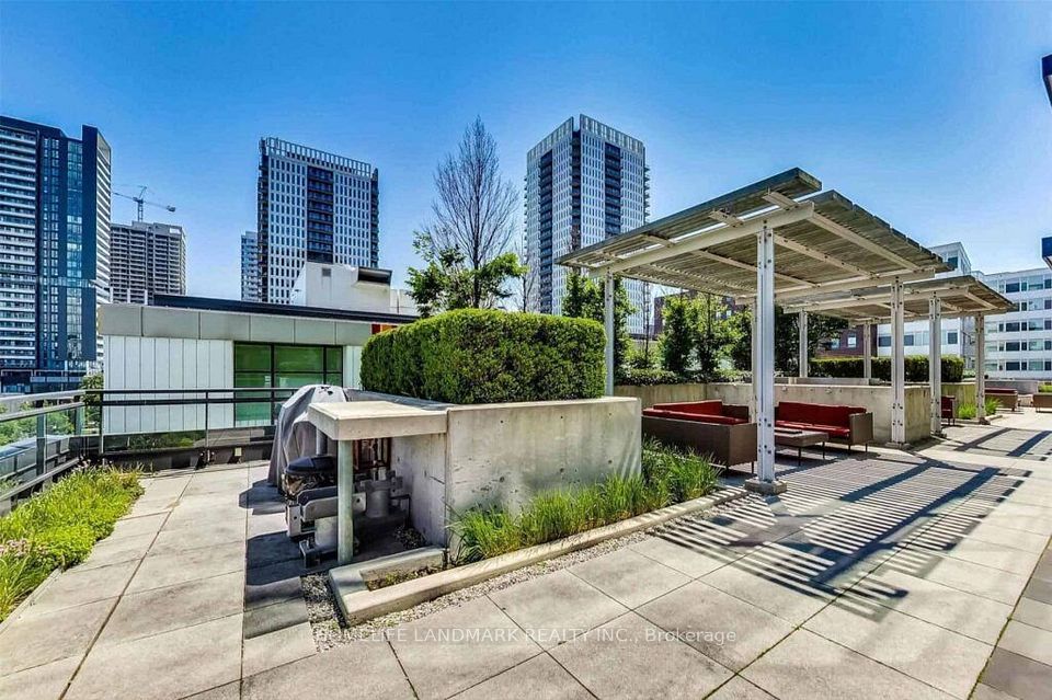225 Sackville Street 1901, Toronto, ON M5A 3H1 19