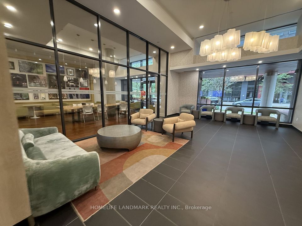 225 Sackville Street 1901, Toronto, ON M5A 3H1 18