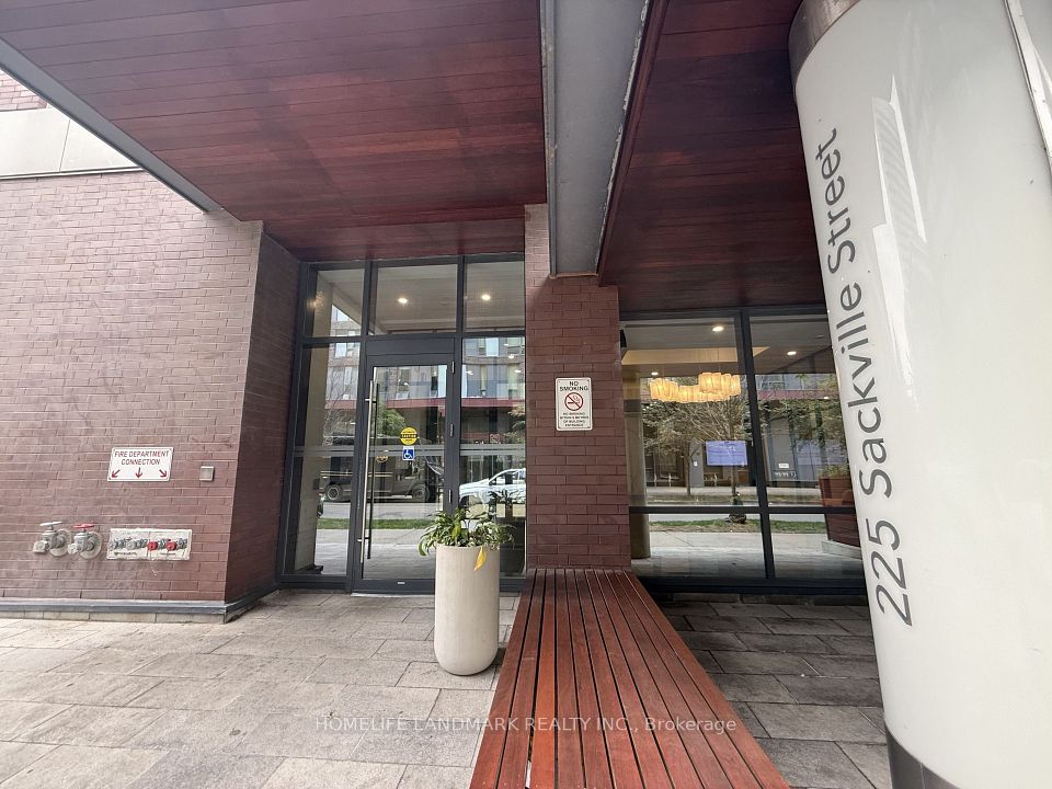 225 Sackville Street 1901, Toronto, ON M5A 3H1 16