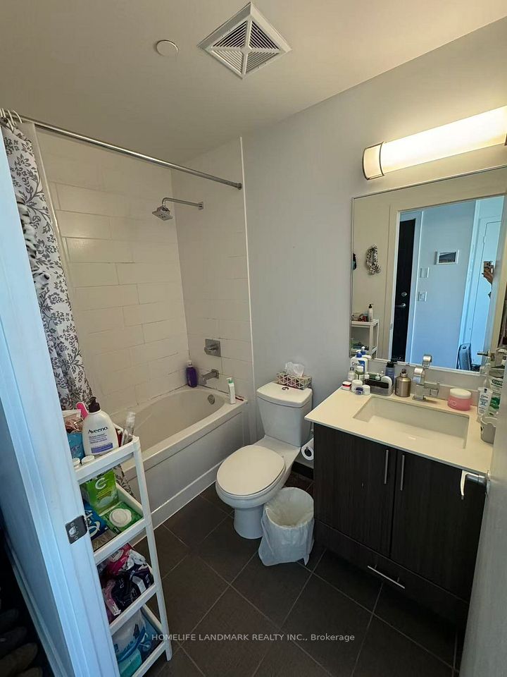225 Sackville Street 1901, Toronto, ON M5A 3H1 11