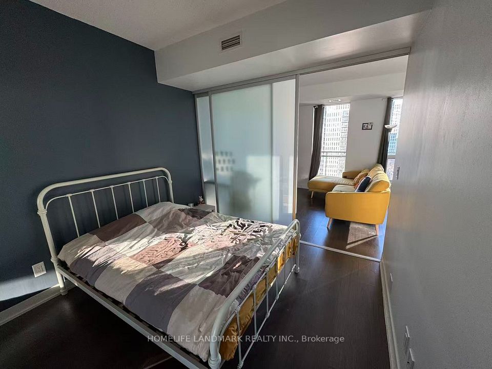 225 Sackville Street 1901, Toronto, ON M5A 3H1 6