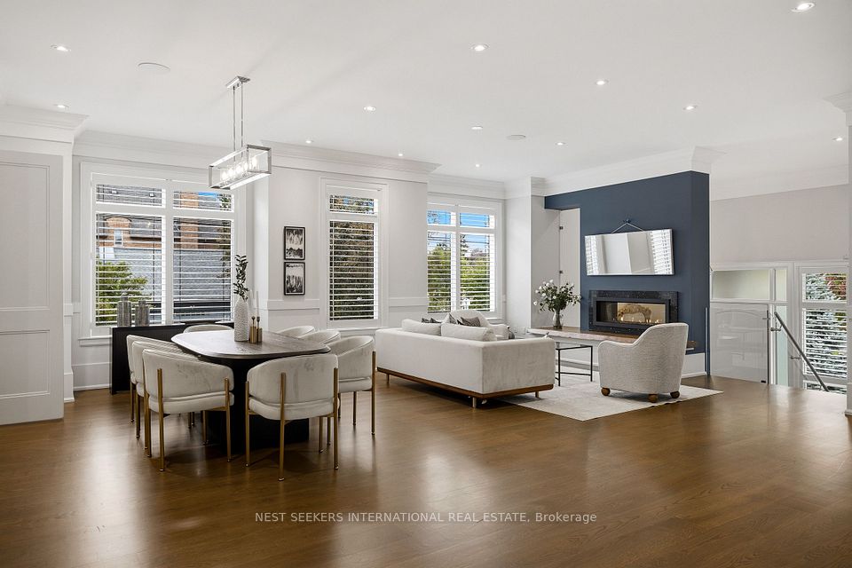 111 Codsell Avenue, Toronto, ON M3H 3W2 12