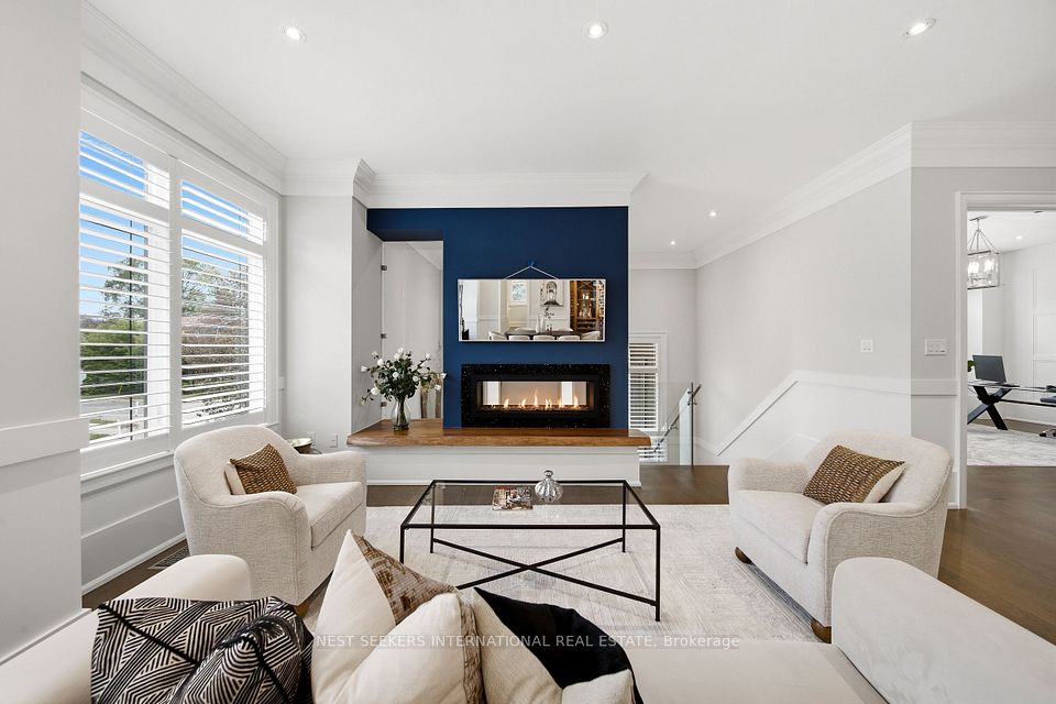 111 Codsell Avenue, Toronto, ON M3H 3W2 11