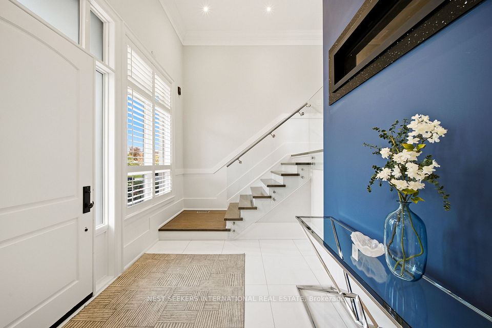 111 Codsell Avenue, Toronto, ON M3H 3W2 8