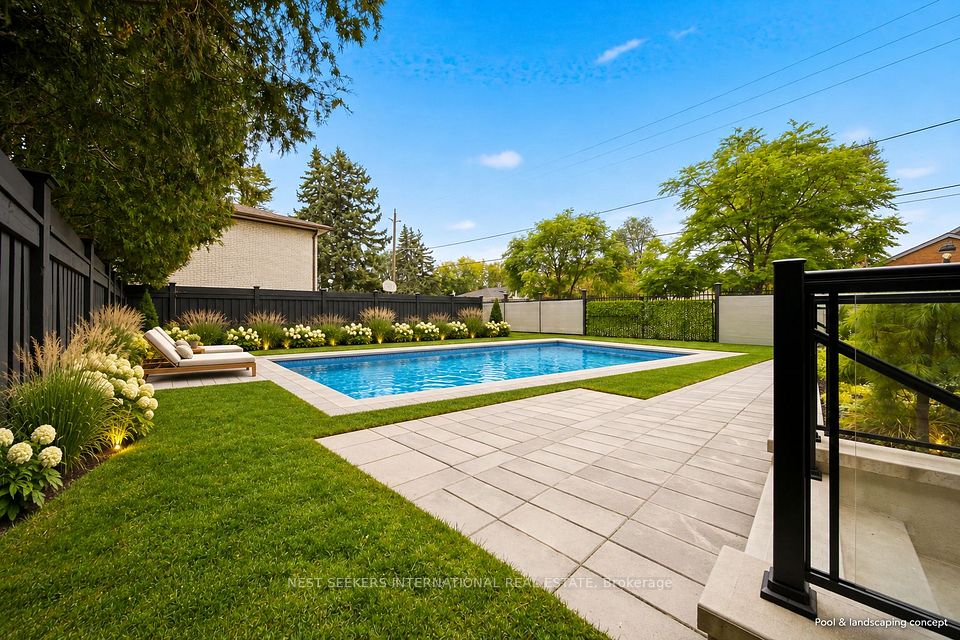 111 Codsell Avenue, Toronto, ON M3H 3W2 6