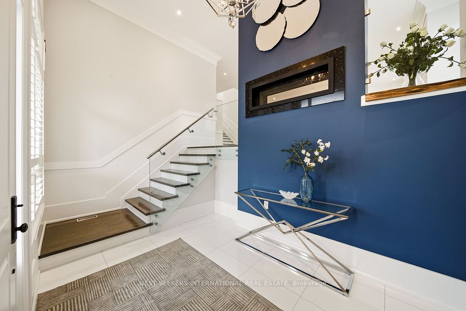 111 Codsell Avenue, Toronto, ON M3H 3W2 7