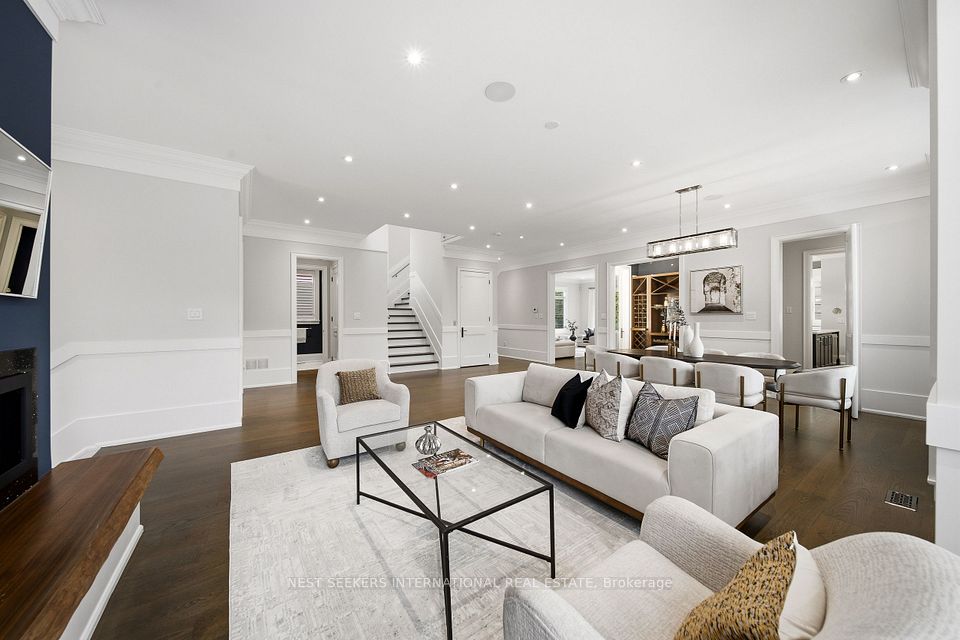 111 Codsell Avenue, Toronto, ON M3H 3W2 13