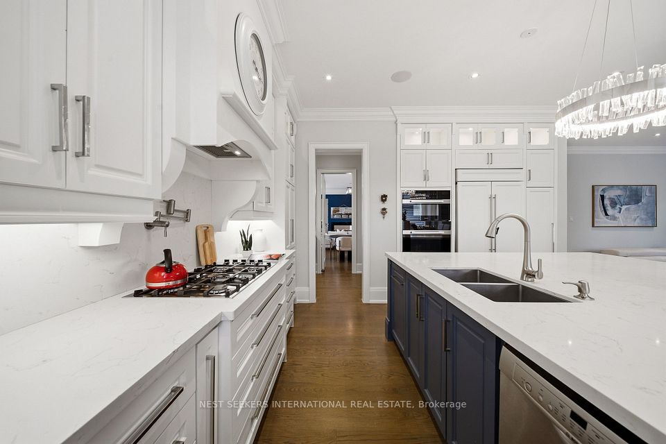 111 Codsell Avenue, Toronto, ON M3H 3W2 24